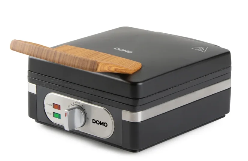 Vaflovač 4x7 s termostatem - černý - DOMO DO9275W