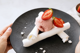 Pavlova s jahodovym sorbetem podle Adély ala Operace ZMRZKA