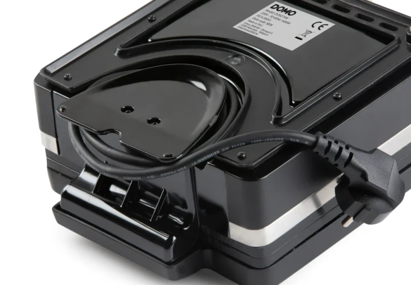 Vaflovač 4x7 s termostatem - černý - DOMO DO9275W