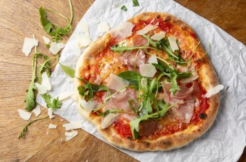 Pizza prosciutto crudo