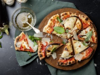 Pizza parmigiana Pizza parmigiana