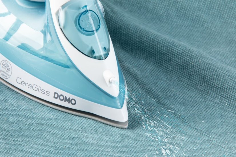 Napařovací žehlička CeraGliss - keramická - DOMO DO7060S