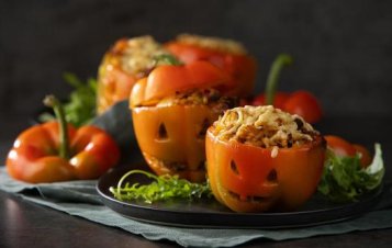 Plnené papriky v štýle Halloweenu Plnené papriky v štýle Halloweenu