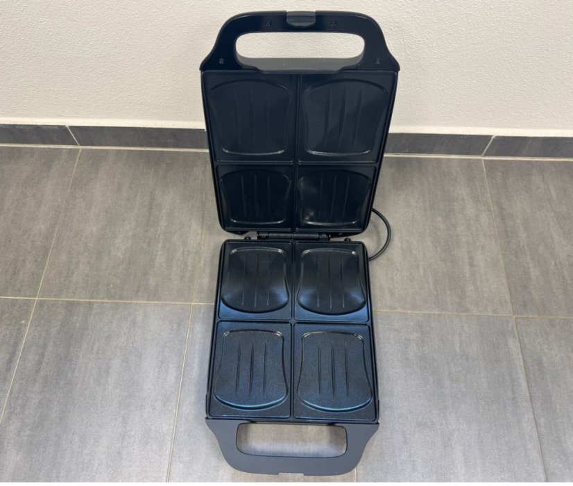 Sendvičovač XXL na 4 sendviče - černý - Outlet - DOMO DO9296C/B